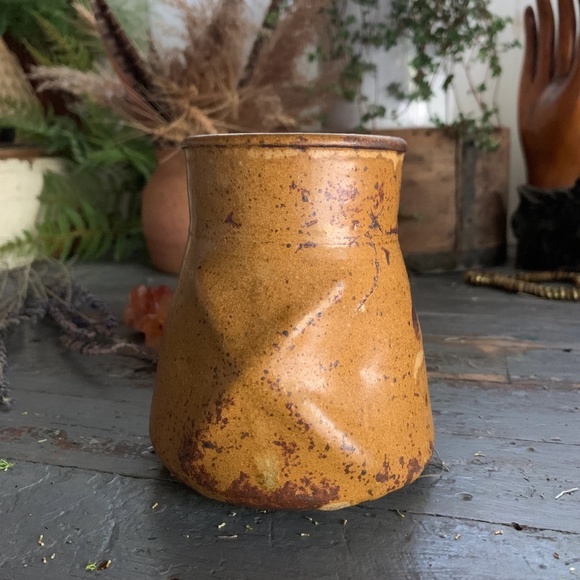 60's MCM HANDMADE BURNT ASH EMBOSSED CERAMIC VASE - Picture 4 of 10